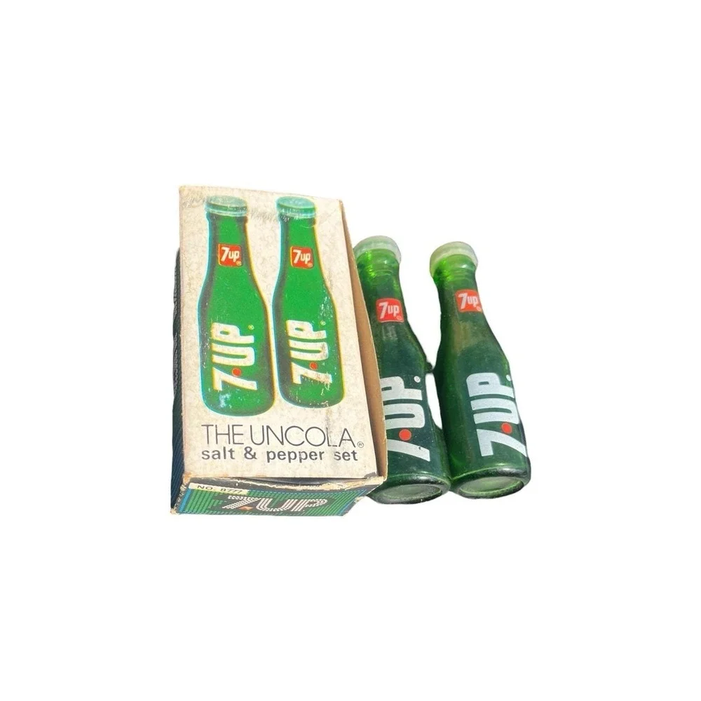 VTG MCM 7 Up The Uncola Salt & Pepper Set Glass 4